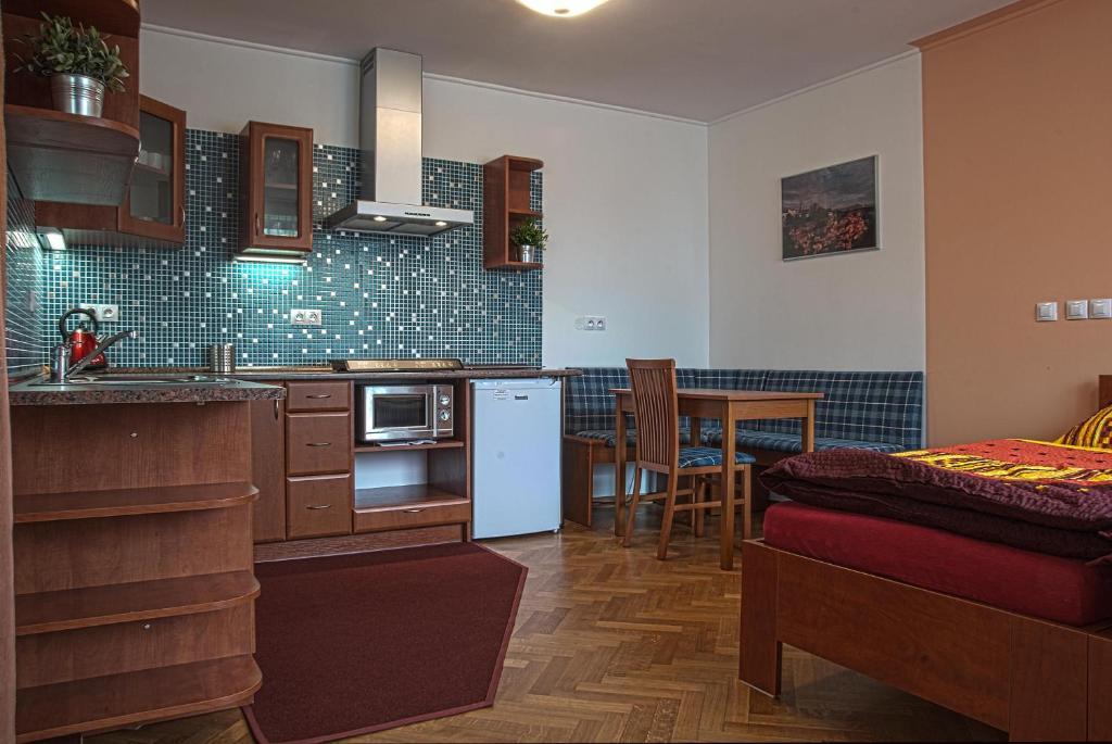 Penzion U Vinoteky Nymburk Quarto foto