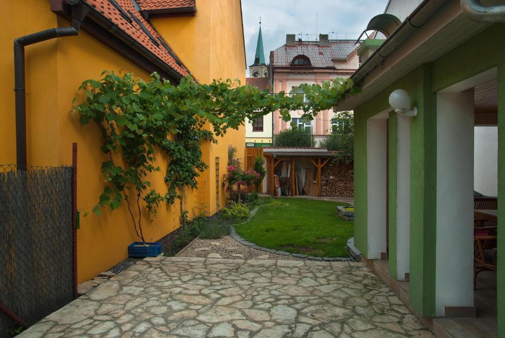 Penzion U Vinoteky Nymburk Exterior foto