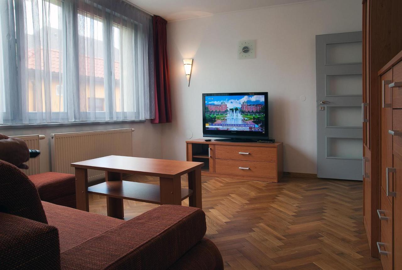 Penzion U Vinoteky Nymburk Quarto foto